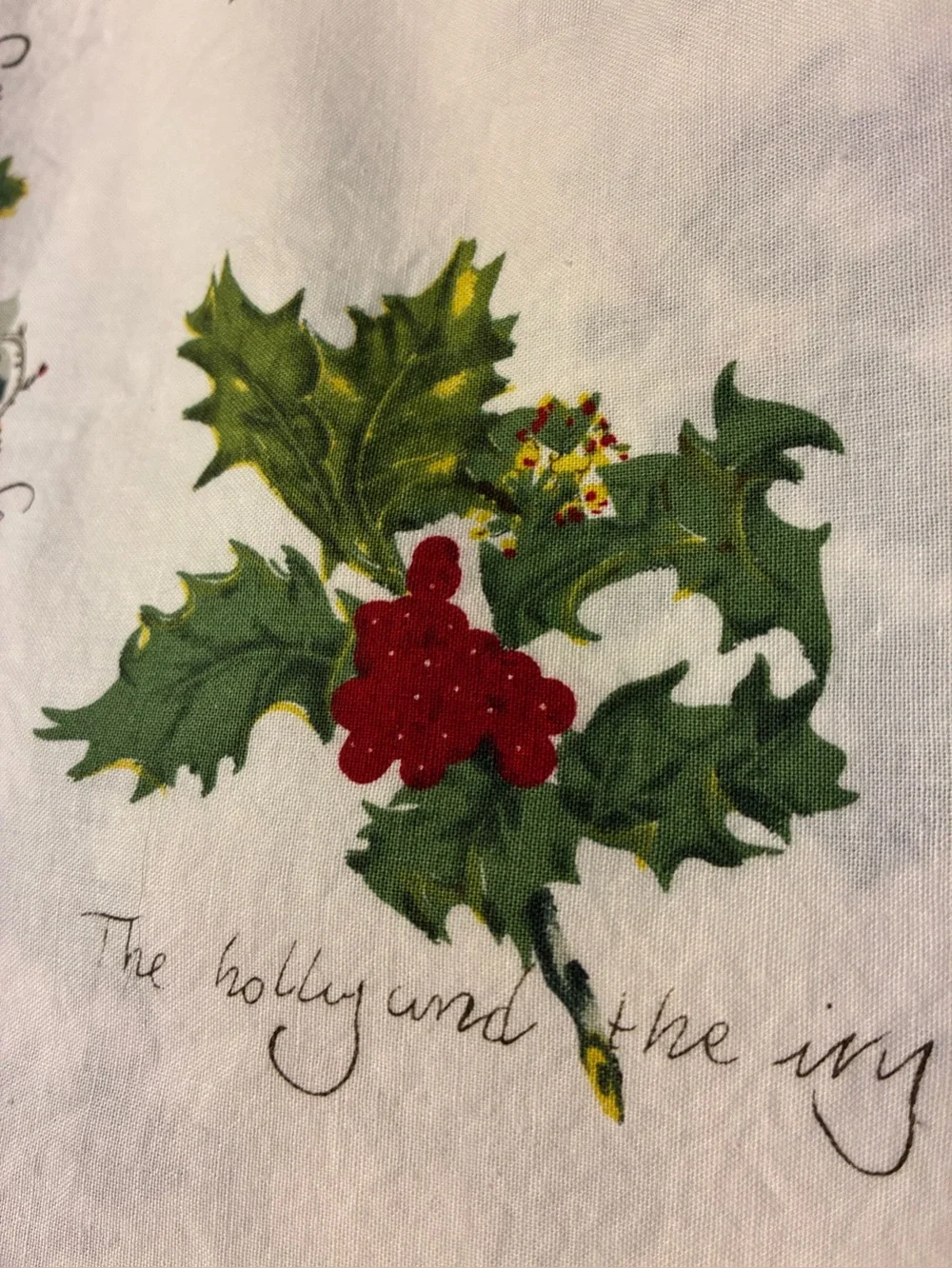 Portmeirion  54” Cotton Christmas “Holly&Ivy” Tablecloth. Like New. Red berries